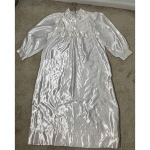 VTG Isle Stevens Shiny Cream Satin Fleece Lined Nightgown Size L Bishop Sleeves